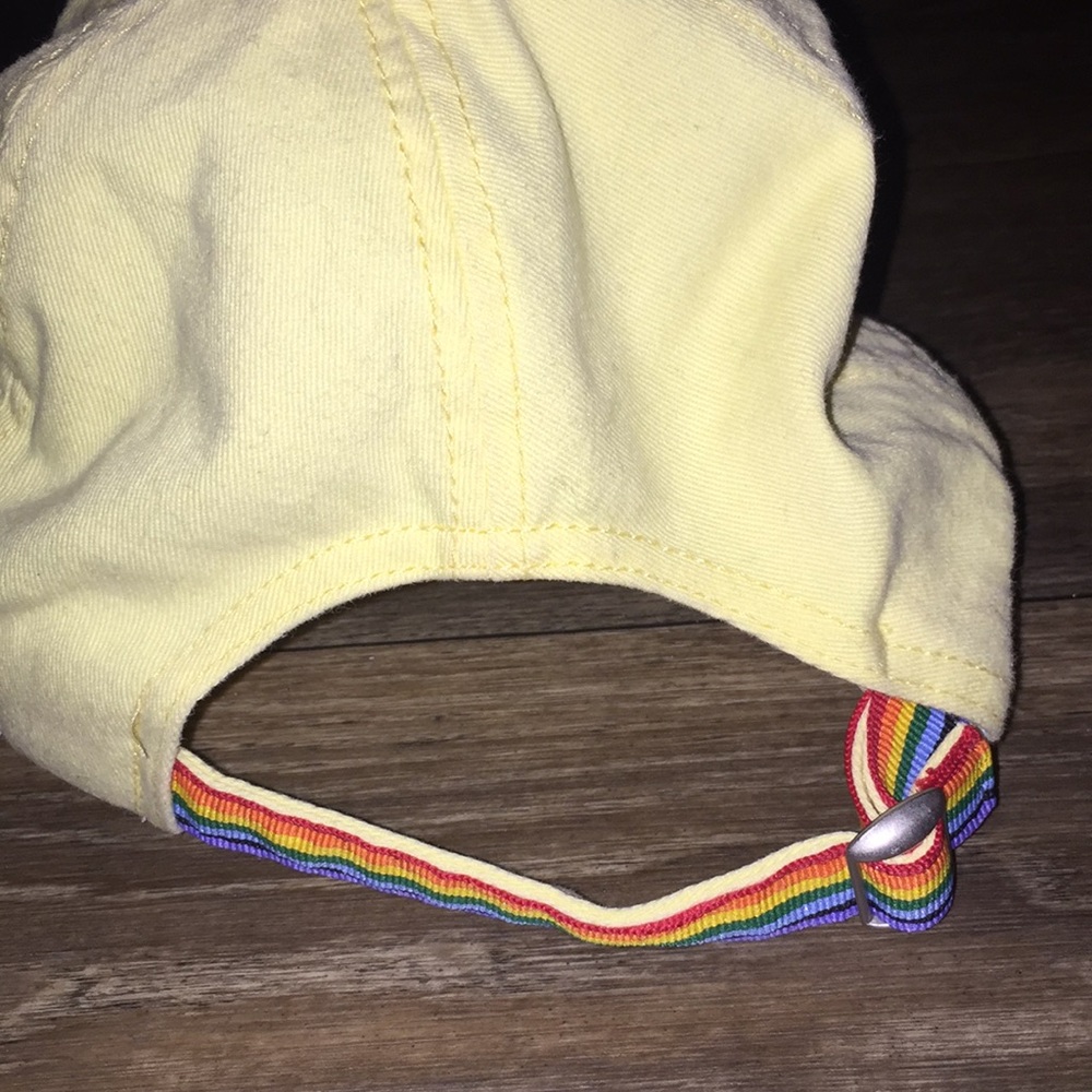 Yellow Cap - Picture 2 of 4